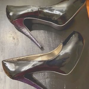 Patent Leather Black Pumps with a Purple Sole and Alligator textured 5 inch heel
